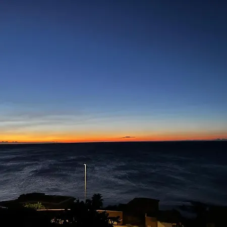 Tresor D Antheor- Bord De Saint-Raphaël