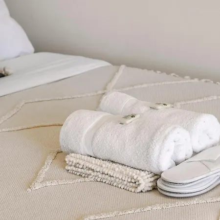 Tresor D Antheor- Bord De Lägenhet *