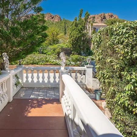 Tresor D Antheor- Bord De Saint-Raphaël