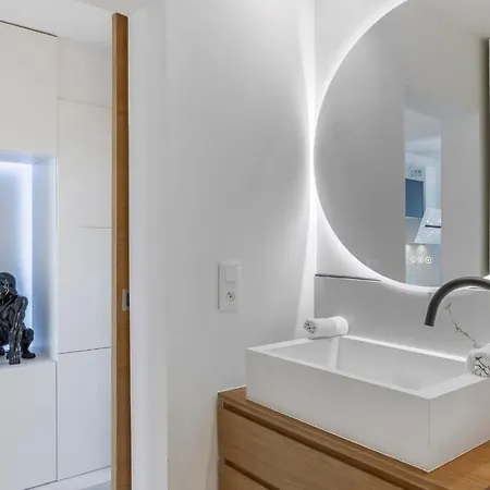 Tresor D Antheor- Bord De شقة